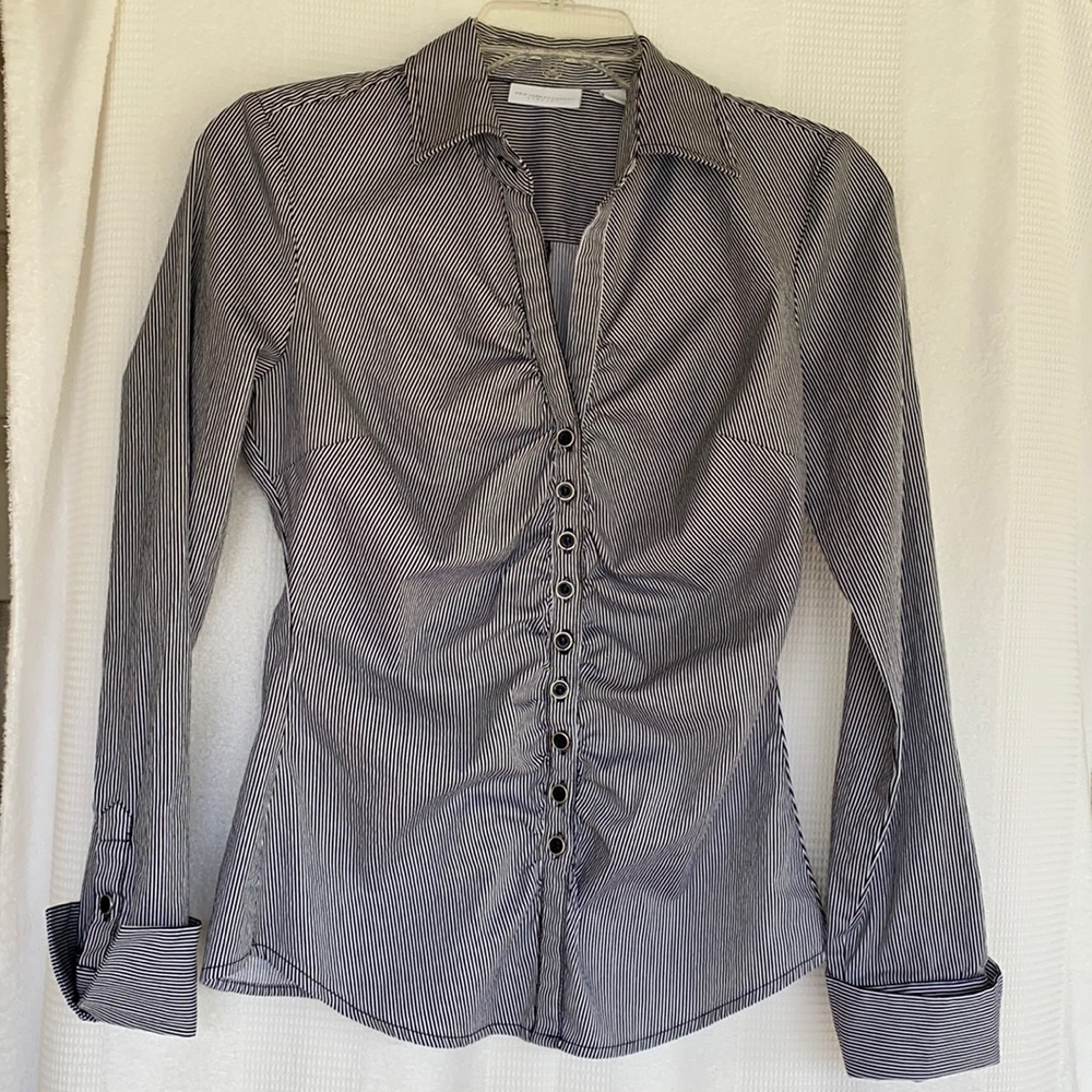 New York and Company Ruched Button Up XS.